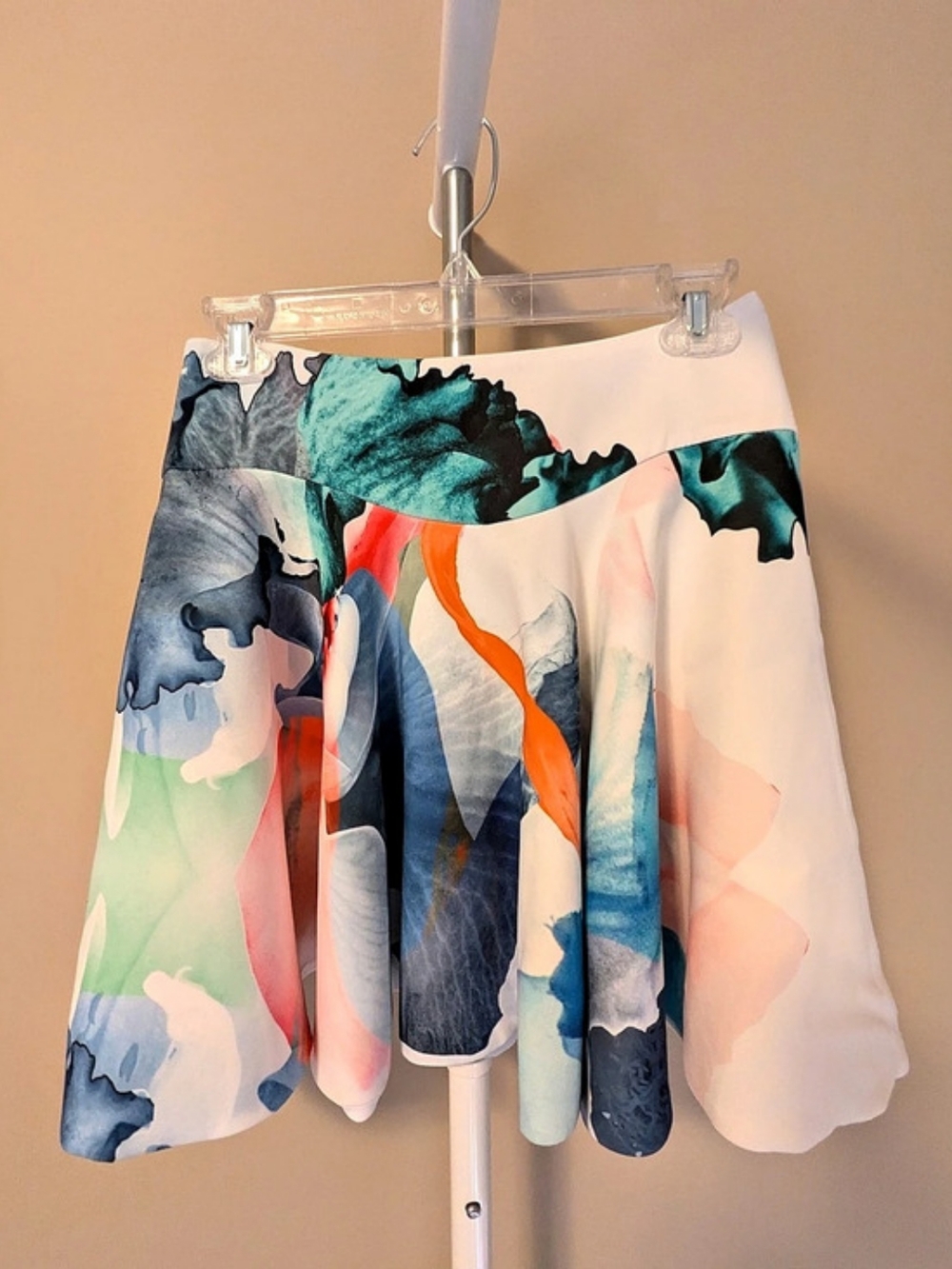 Style Stalker Abstract Skater Skirt in White & Blue Size Medium Like New